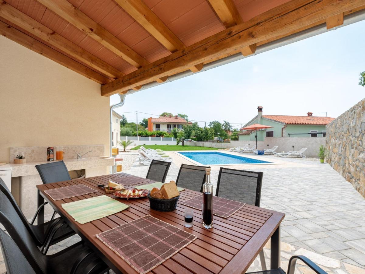 Tranquil Holiday Home In Labin With Private Swimming Pool Buitenkant foto