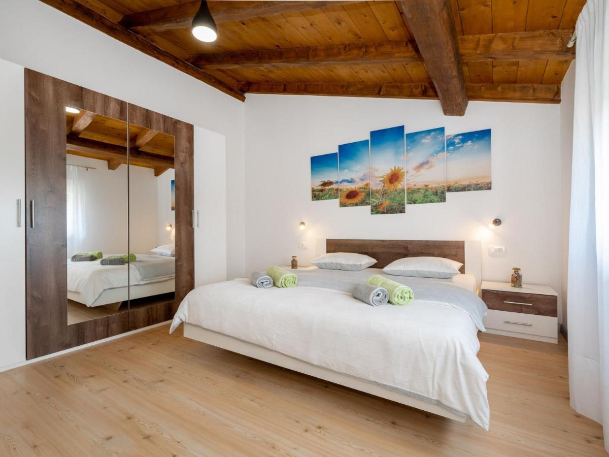 Tranquil Holiday Home In Labin With Private Swimming Pool Buitenkant foto