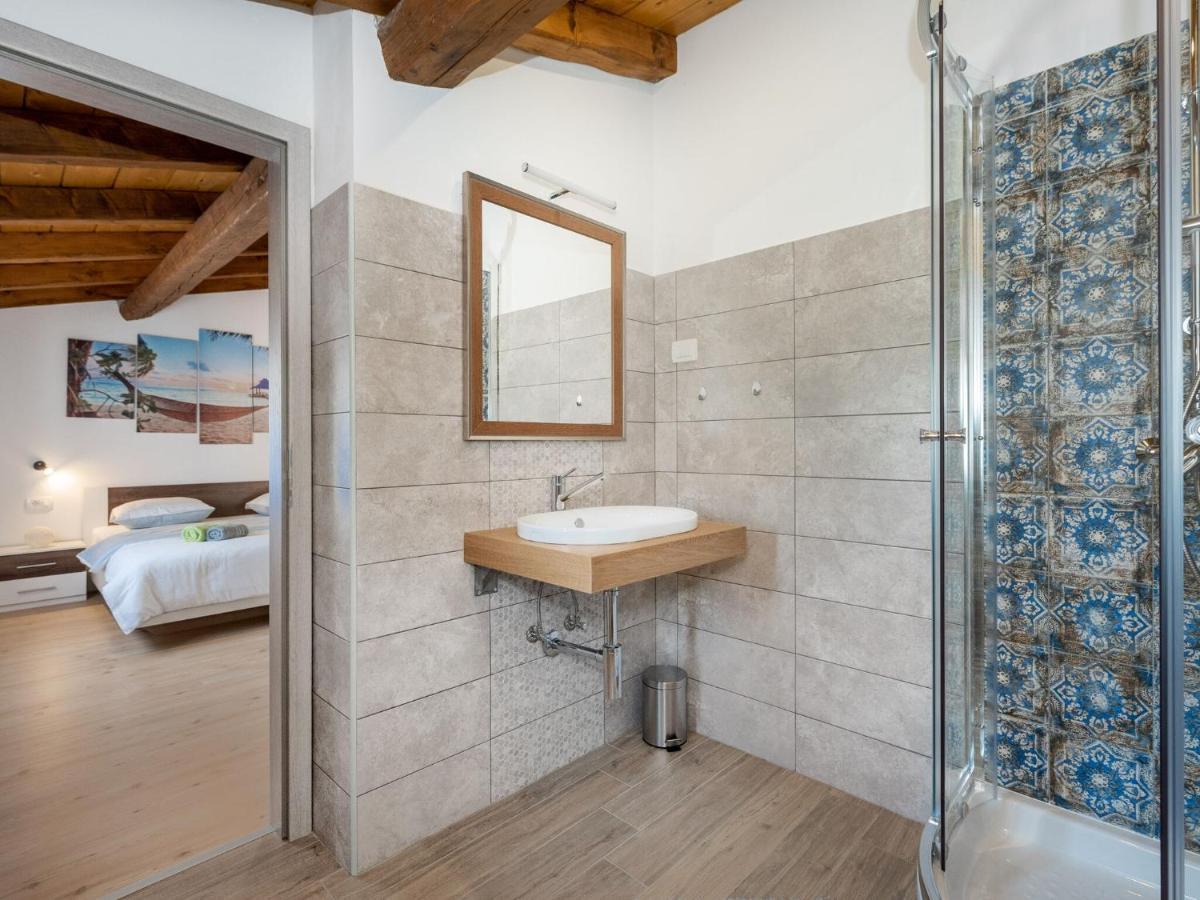 Tranquil Holiday Home In Labin With Private Swimming Pool Kamer foto