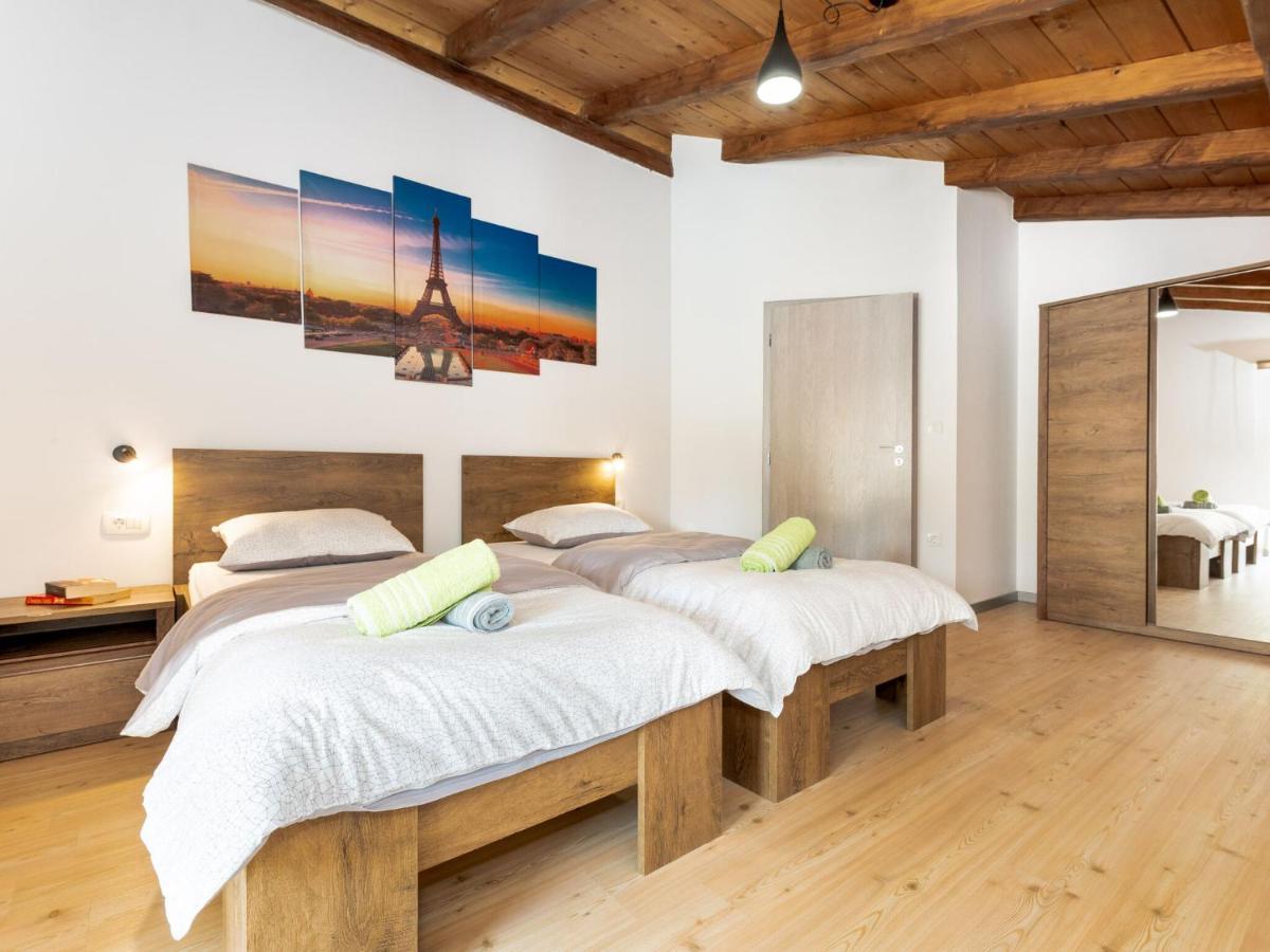 Tranquil Holiday Home In Labin With Private Swimming Pool Kamer foto